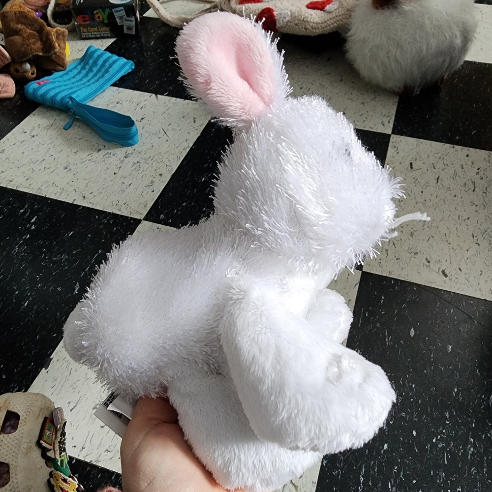 Webkinz - Rabbit HM078 - Picture 2 of 5